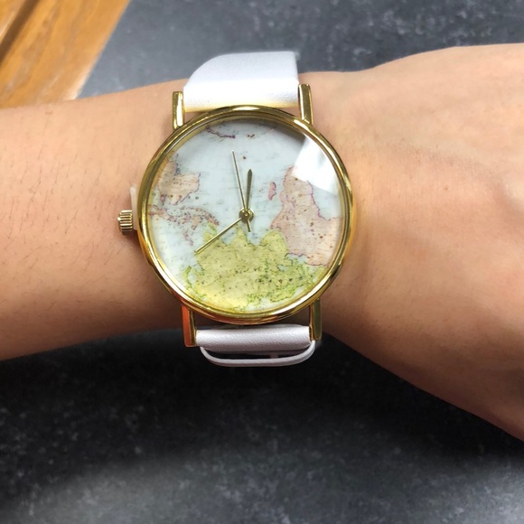 World Map Watch - Picture 4 of 5